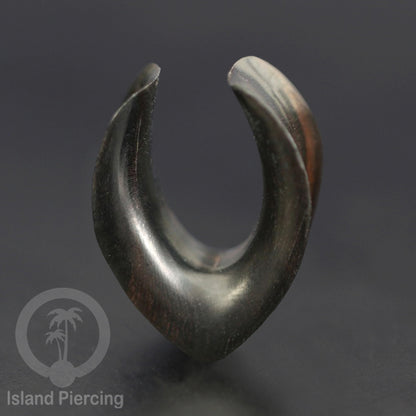 Wooden Ear Saddle Plug Piercing Anting Tindik Kayu buatan tangan dari Kayu Arang