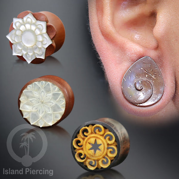 Anting Tindik Ear Plug ukiran tangan dari kayu, banyak motif termasuk yang pakai kerang laut