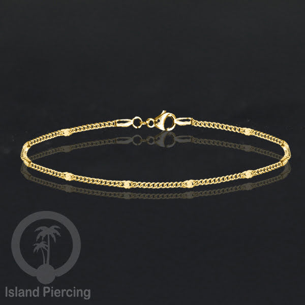 Gelang Tangan dari baja stainless warna emas. Model yang polos cocok untuk kombinasi.