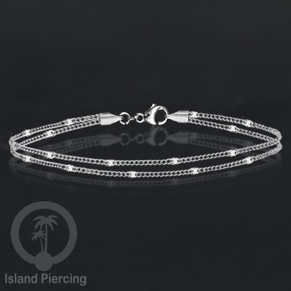 Gelang Tangan dari baja stainless warna silver. Model yang 2-3rantai yang istimewa.
