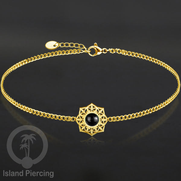 Gelang stainless steel berornamen dengan berbagai desain dan batu epoksi berwarna. Warna gold.