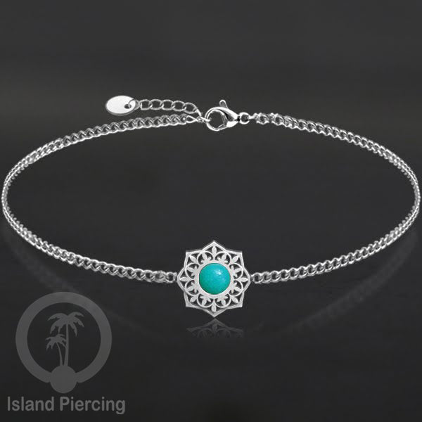 Gelang stainless steel, berornamen dengan berbagai desain dan batu epoksi berwarna. Warna silver.