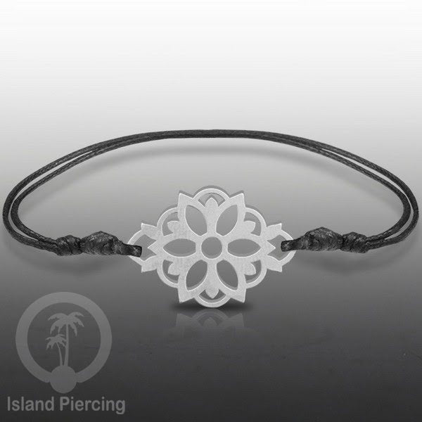 Gelang Tangan buatan baja Stainless Steel warna silver banyak pilihan motif. Cocok untuk Anak dan Dewasa