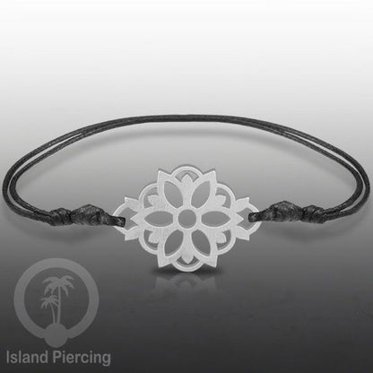 Gelang Tangan buatan baja Stainless Steel warna silver banyak pilihan motif. Cocok untuk Anak dan Dewasa