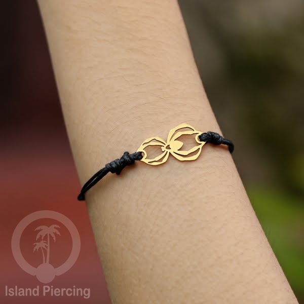Gelang Tangan dari baja Stainless Steel warna gold banyak pilihan desain yang asyk, cocok untuk semua umur