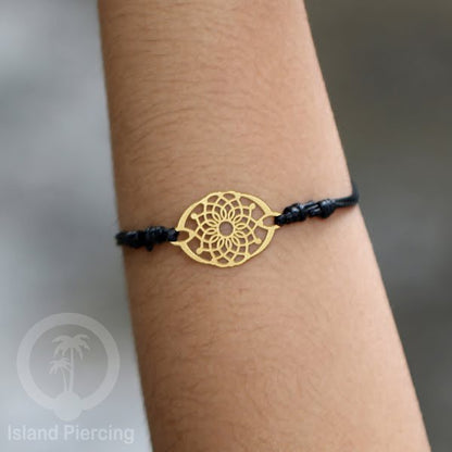 Gelang Tangan dari baja Stainless Steel warna gold banyak pilihan desain yang asyk, cocok untuk semua umur