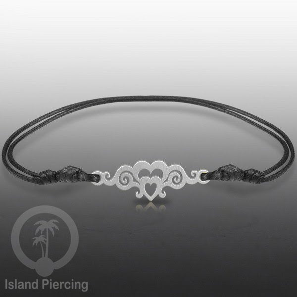 Gelang Tangan dari baja Stainless warna silver dengan pilihan desain yang cocok untuk semua umur