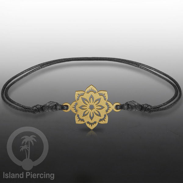 Gelang Tangan dari baja Stainless warna gold dengan pilihan desain yang cocok untuk semua umur