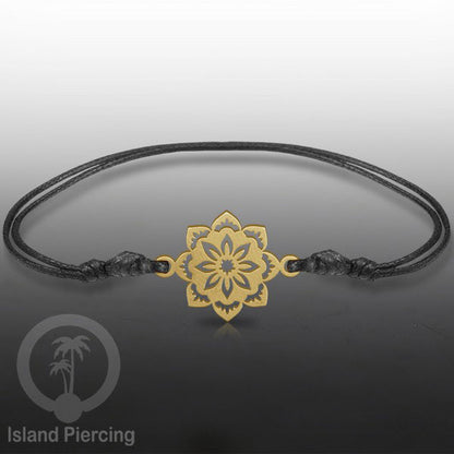 Gelang Tangan dari baja Stainless warna gold dengan pilihan desain yang cocok untuk semua umur
