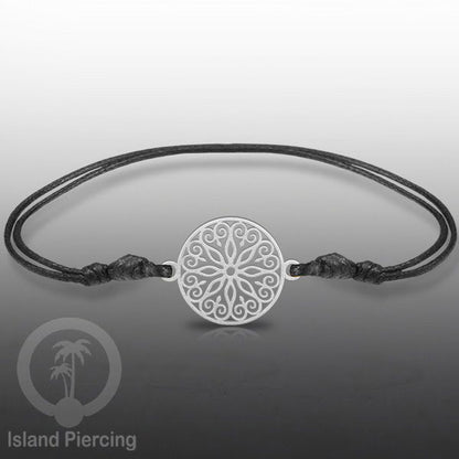 Gelang Tangan dari baja Stainless warna silver dengan pilihan desain yang cocok untuk semua umur