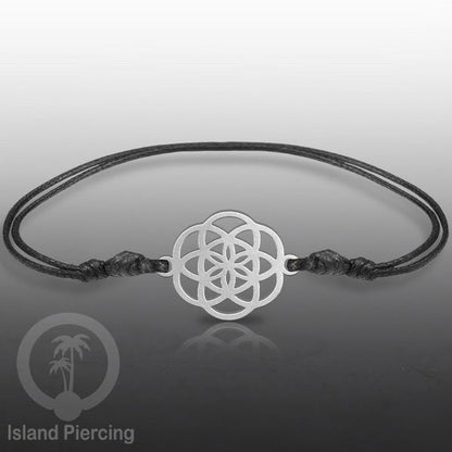 Gelang Tangan dari baja Stainless warna silver dengan pilihan desain yang cocok untuk semua umur