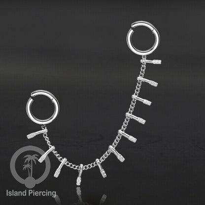 Piercing Set warna silver dengan dua Hinged Segment Ring sambung dengan Rantai.