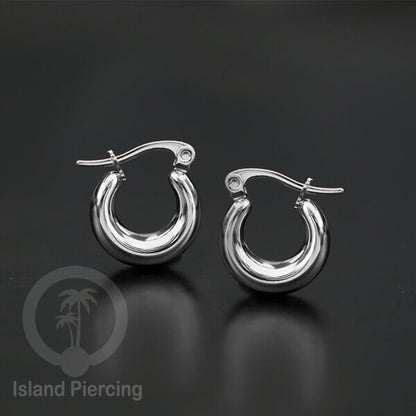 Anting hoop yang sedikit tebal buatan stainless steel earring, pilihan warna gold dan silver