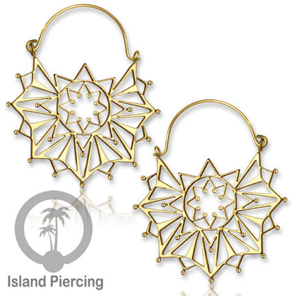 Anting stainless steel warna gold motif yang istemewa