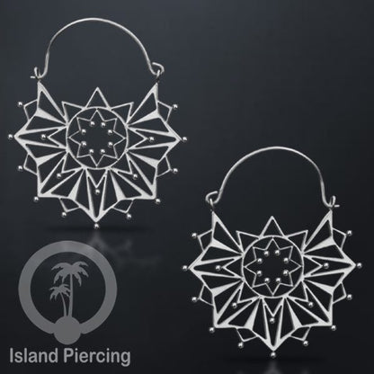 Anting stainless baja bedah warna silver motif yang istimewa