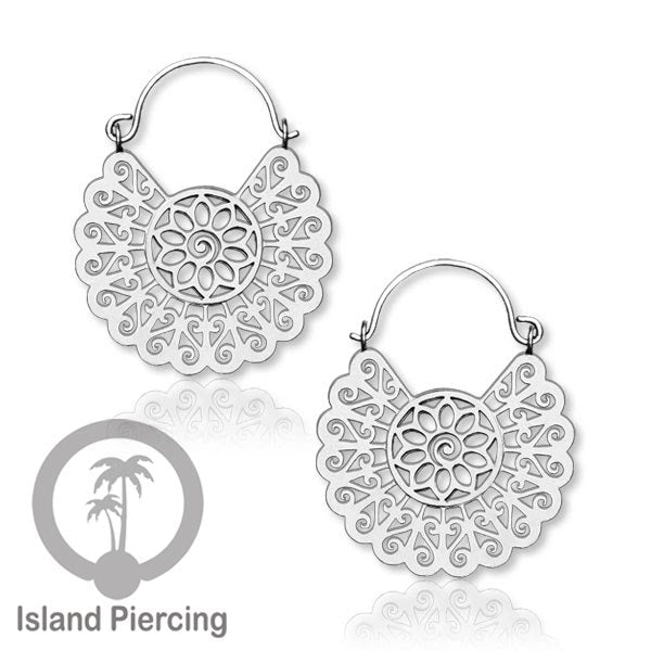 Anting stainless baja bedah warna silver motif yang istimewa