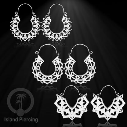 Anting stainless steel warna silver motif yang sangat unik