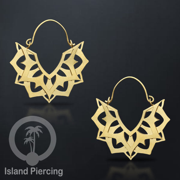 Anting stainless steel warna gold motif yang istemewa