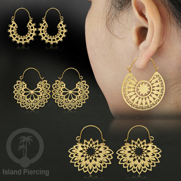 Anting stainless 3 lapis warna gold motif unik, hanya ada di Island Piercing