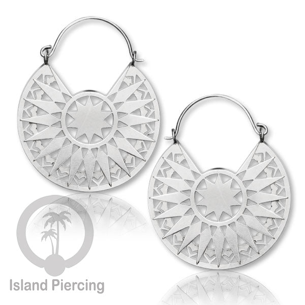 Anting stainless 3 lapis warna silver motif unik, hanya ada di Island Piercing