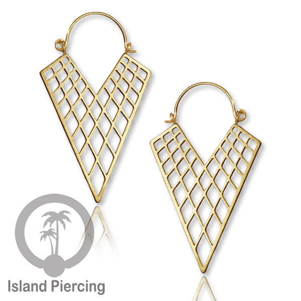 Anting stainless steel warna gold motif yang popular