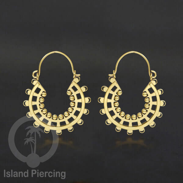 Anting stainless 3 lapis warna gold motif unik, hanya ada di Island Piercing