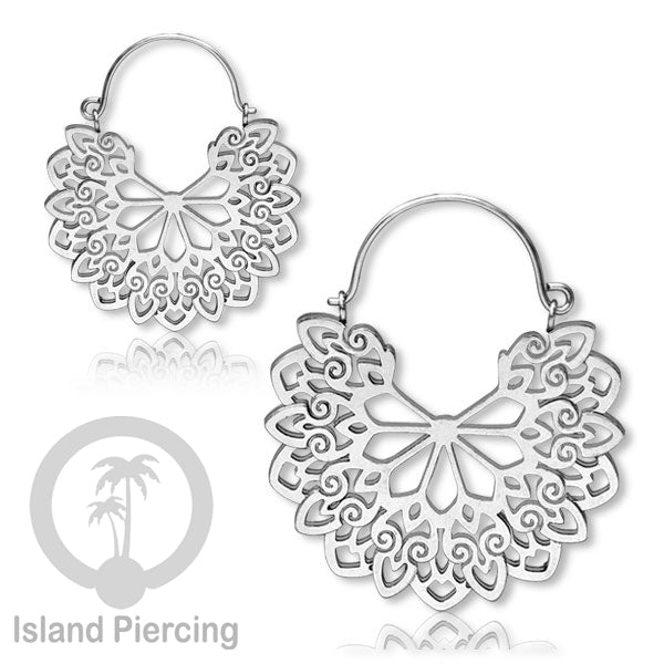 Anting stainless 3 lapis warna silver motif unik, hanya ada di Island Piercing
