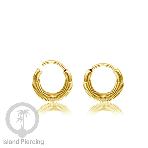Anting Hoop Stainless desain Bali dari baja bedah warna gold, Steel Hoop Earring per pasang