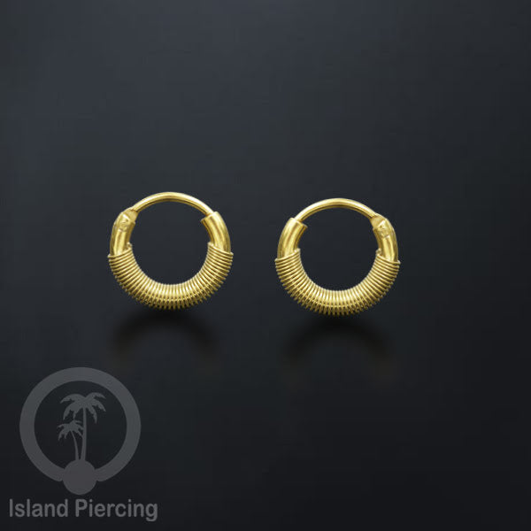 Anting Hoop Stainless desain Bali dari baja bedah warna gold, Steel Hoop Earring per pasang