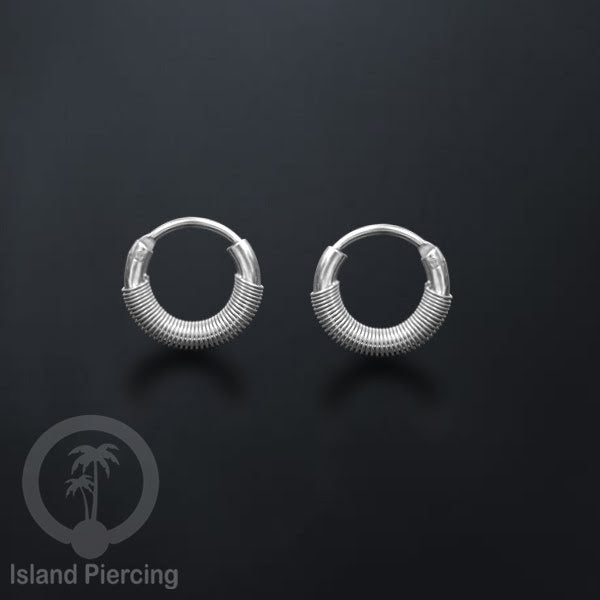 Anting Hoop Stainless desain Bali dari baja bedah warna silver, Steel Hoop Earring per pasang