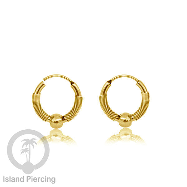 Anting Hoop Stainless desain Bali dari baja bedah warna gold, Steel Hoop Earring per pasang