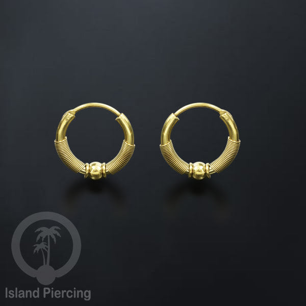 Anting Hoop Stainless desain Bali dari baja bedah warna gold, Steel Hoop Earring per pasang