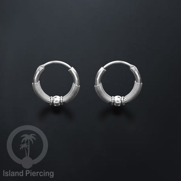 Anting Hoop Stainless desain Bali dari baja bedah warna silver, Steel Hoop Earring per pasang