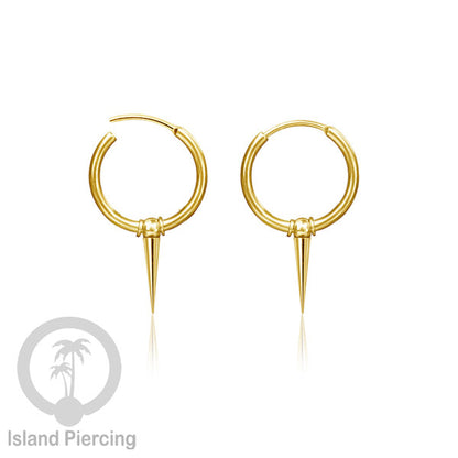 Anting hoop baja dengan paku tersedia dalam warna silver atau gold.