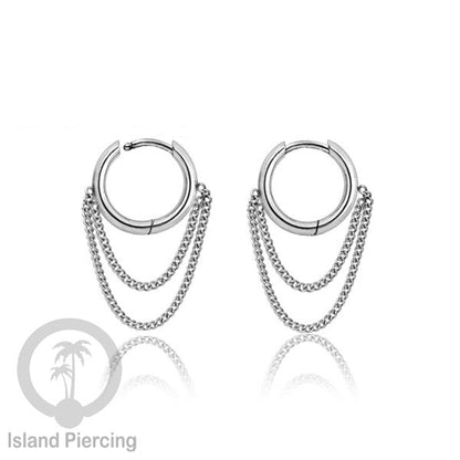 Anting hoop baja dengan rantai, tersedia dalam warna baja atau gold.