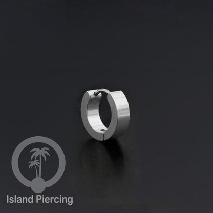 Anting Hoop stainless steel Huggies ukuran sedang sampai tebal warna silver