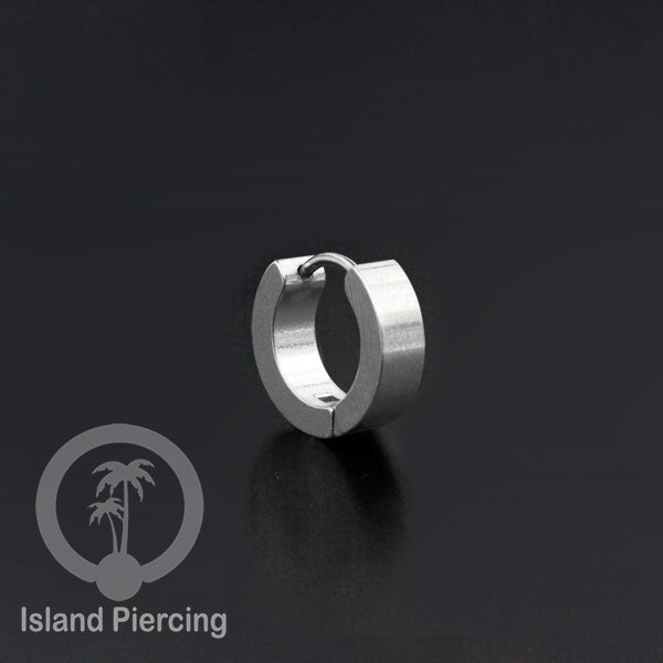 Anting Hoop stainless steel Huggies ukuran sedang sampai tebal warna silver
