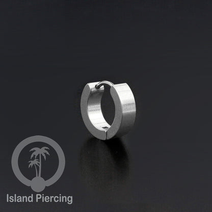 Anting Hoop stainless steel Huggies ukuran sedang sampai tebal warna silver