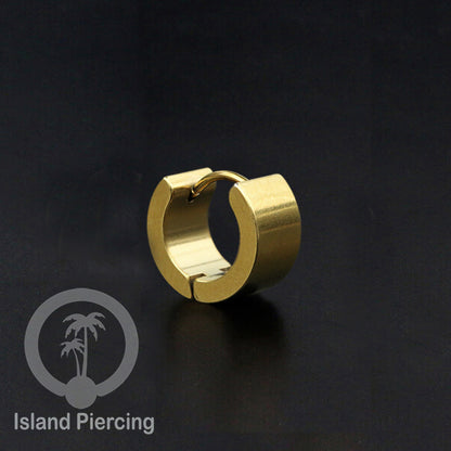 Anting Hoop stainless steel Huggies ukuran sedang sampai tebal warna gold