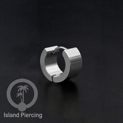 Anting Hoop stainless steel Huggies ukuran sedang sampai tebal warna silver