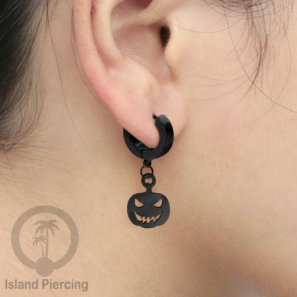 Stainless Steel Anting Cuffs Earring Halloween warna hitam dengan Liontin, Charm, tengkorak, sihir, laba-2