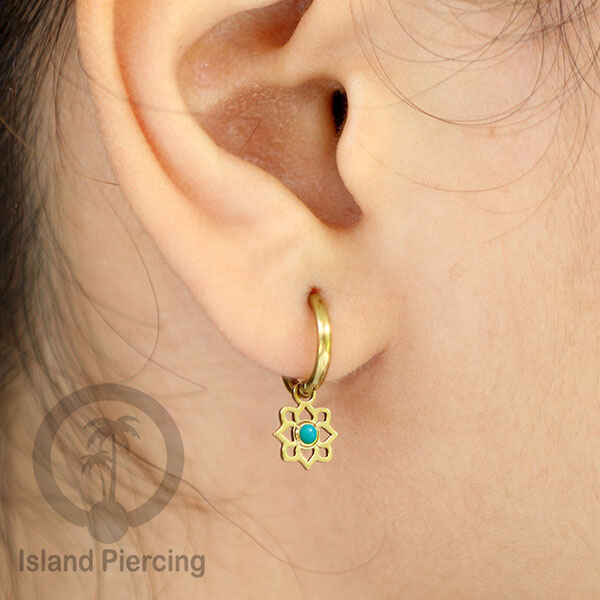 Anting Hoop warna gold dengan Charm, Hiasan Perhiasan, berisi warna epoxy atau Kristal Zirconia