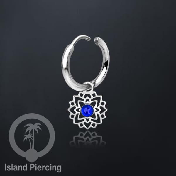 Anting Hoop warna Silver dengan Hiasan Perhiasan kecil, Charm, berisi warna epoxy atau Kristal Zirconia