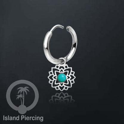 Anting Hoop warna Silver dengan Hiasan Perhiasan kecil, Charm, berisi warna epoxy atau Kristal Zirconia
