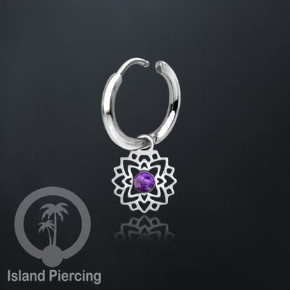Anting Hoop warna Silver dengan Hiasan Perhiasan kecil, Charm, berisi warna epoxy atau Kristal Zirconia
