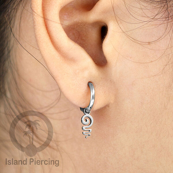 Anting Hoop Stainless Steel dengan Hiasan Perhiasan banyak pilihan model menarik warna silver
