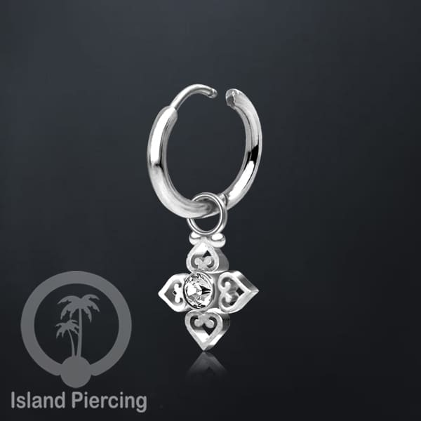Anting Hoop warna silver dengan Hiasan Perhiasan kecil, Charm, kristal bening pilihan banyak model