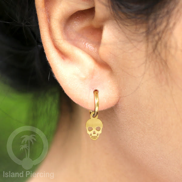 Stainless Steel Anting Hoop Ear Huggies Halloween warna gold dengan Liontin, Charm, Tengkorak, Sihir, Laba-2.