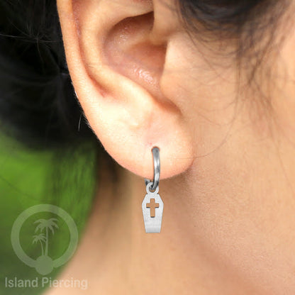 Stainless Steel Anting Hoop Ear Huggies Halloween warna silver dengan Liontin, Charm, Tengkorak, Sihir, Laba-2.