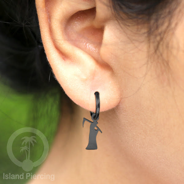Stainless Steel Anting Hoop Ear Huggies Halloween warna hitam dengan Liontin, Charm, Tengkorak, Sihir, Laba-2